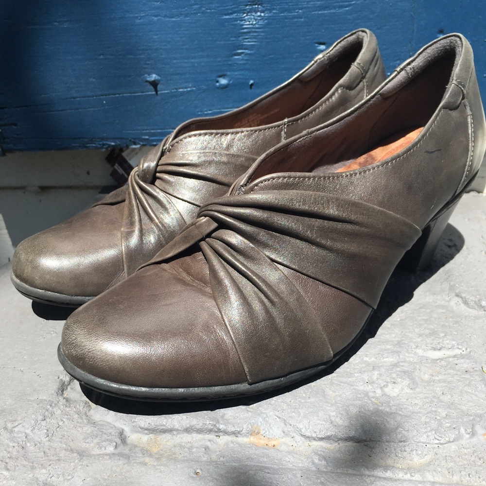 Cobb Hill Olive Green Twisted Leather Heels
